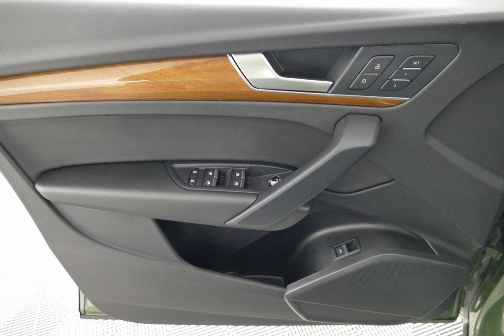 2023 Audi Q5 45 S line Premium quattro