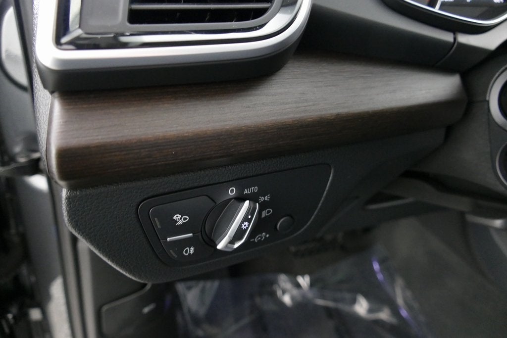 2024 Audi Q5 45 S line Premium quattro