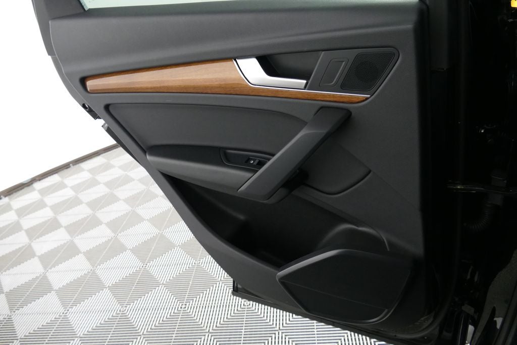 2023 Audi Q5 45 S line Premium quattro