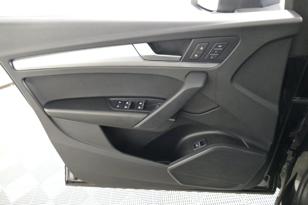 2024 Audi Q5 45 S line Premium quattro