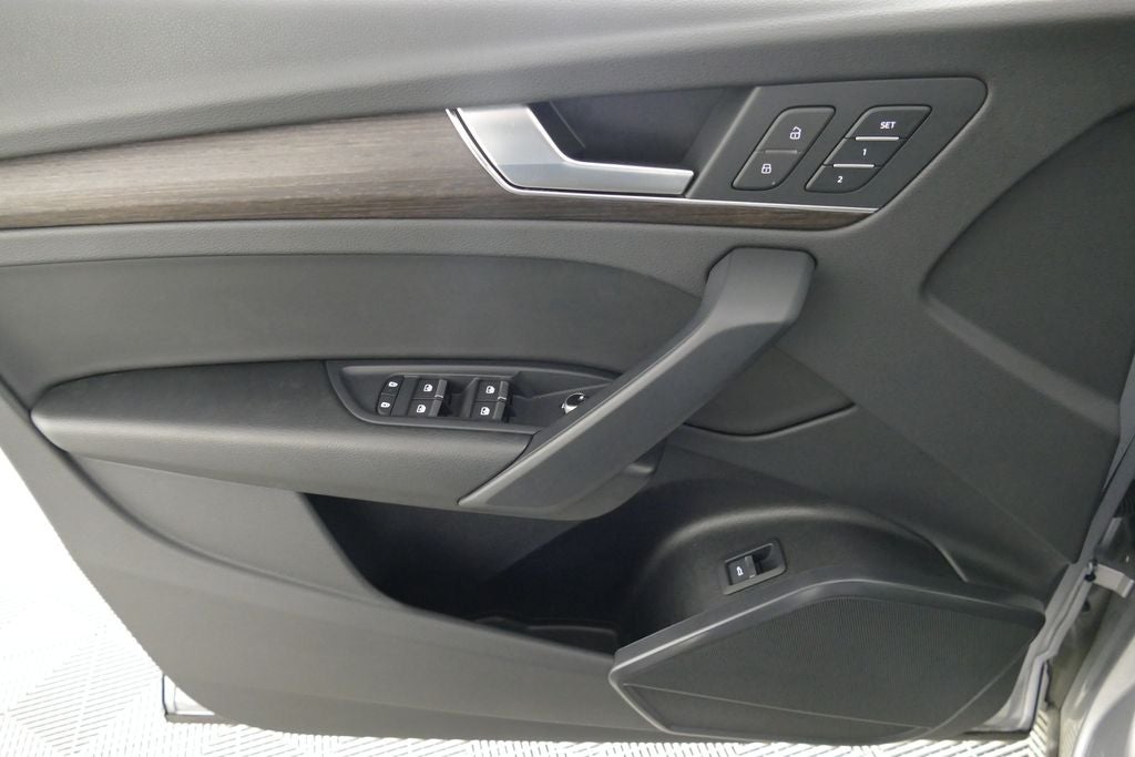 2023 Audi Q5 45 S line Premium quattro