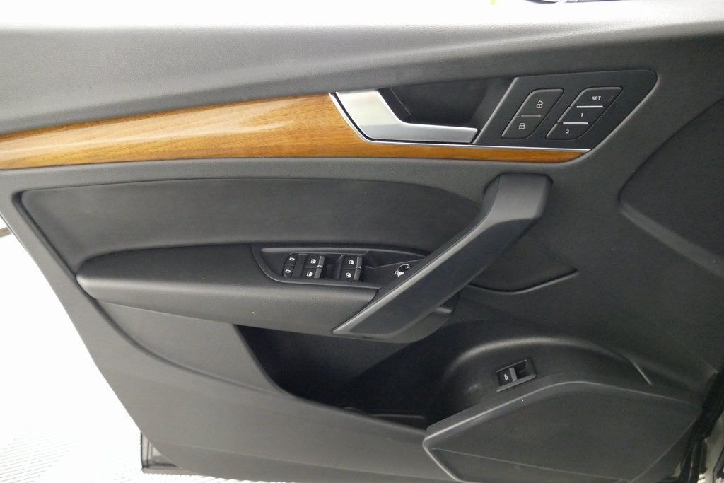 2023 Audi Q5 45 S line Premium quattro