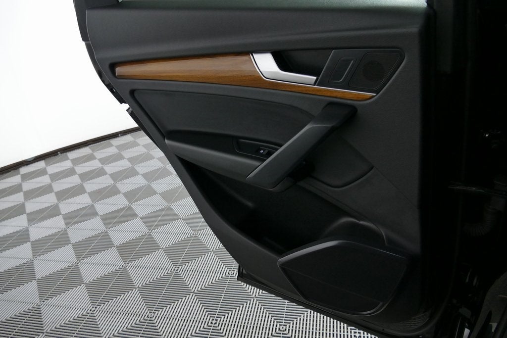 2023 Audi Q5 45 S line Premium quattro