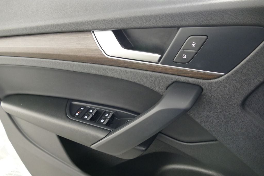 2024 Audi Q5 45 S line Premium quattro
