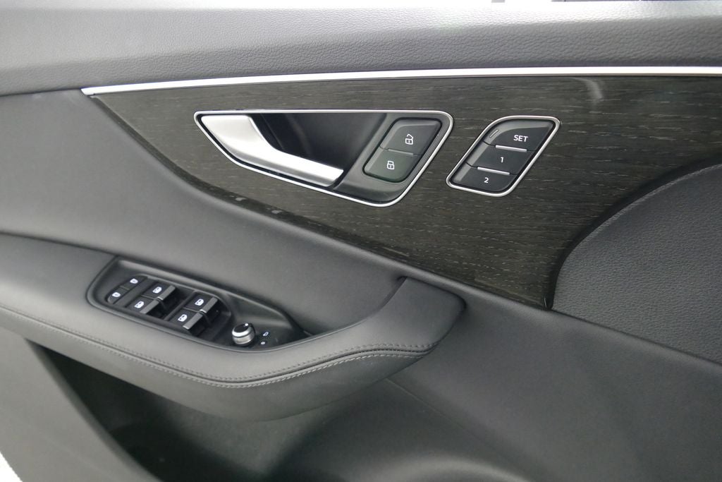 2023 Audi Q7 45 Premium Plus quattro