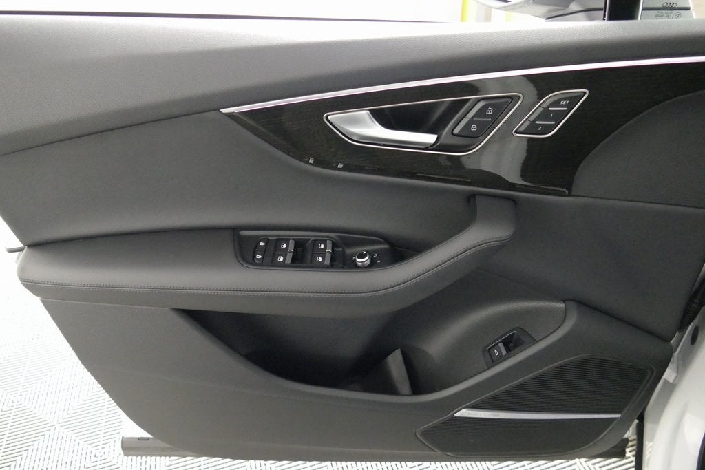 2023 Audi Q7 45 Premium Plus quattro