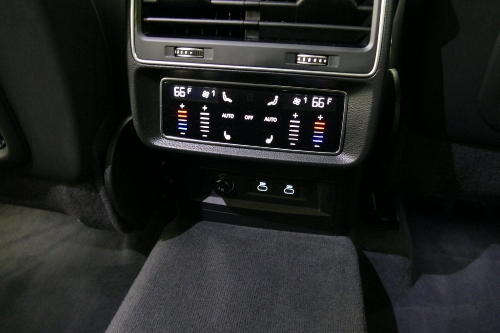 2023 Audi Q7 45 Premium Plus quattro