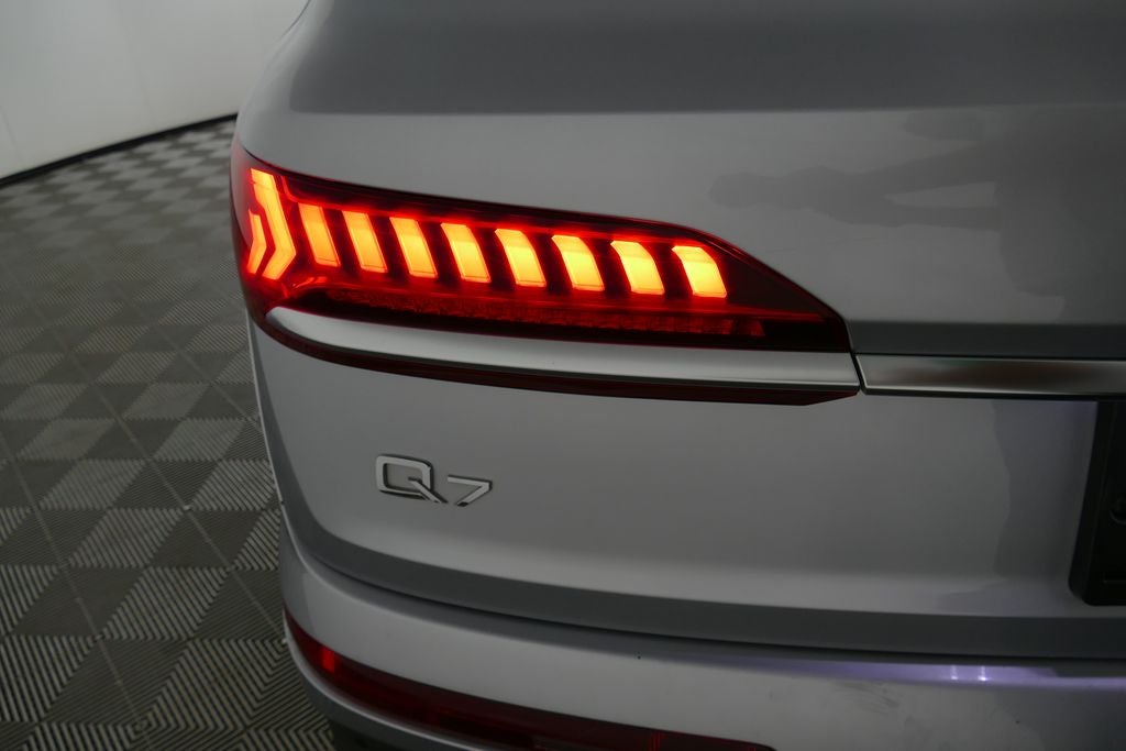 2021 Audi Q7 45 Premium Plus quattro