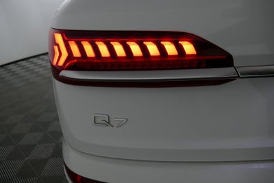 2022 Audi Q7 45 Premium Plus quattro