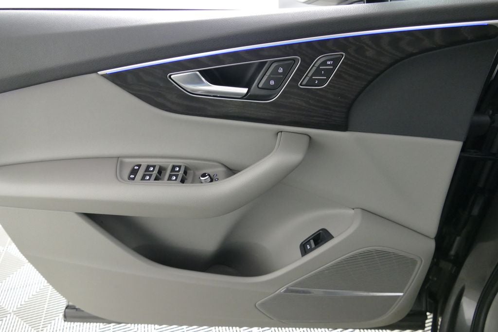 2022 Audi Q7 45 Premium Plus quattro
