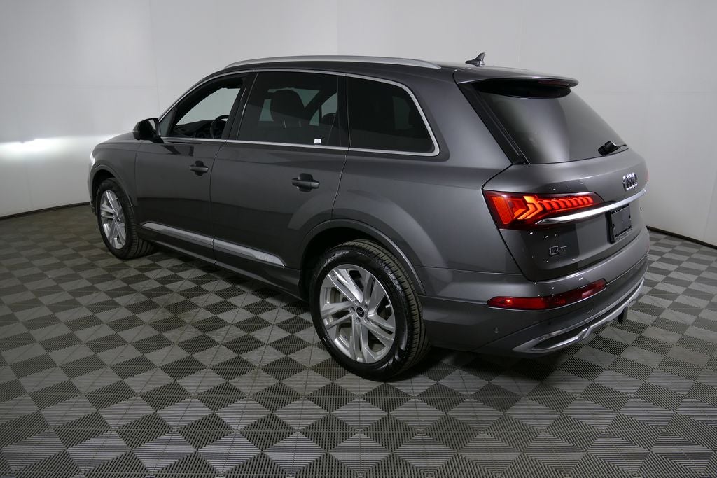 2022 Audi Q7 45 Premium Plus quattro
