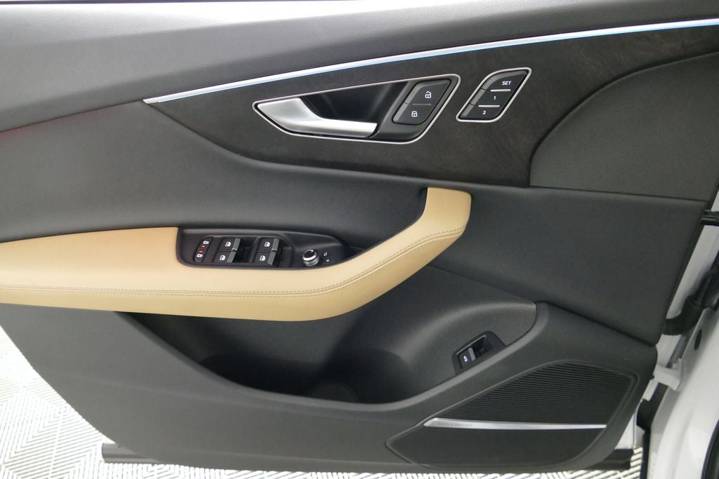2025 Audi Q7 55 Prestige quattro