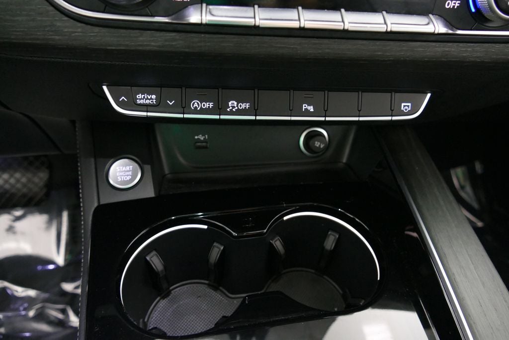 2022 Audi A4 45 S line Premium Plus quattro