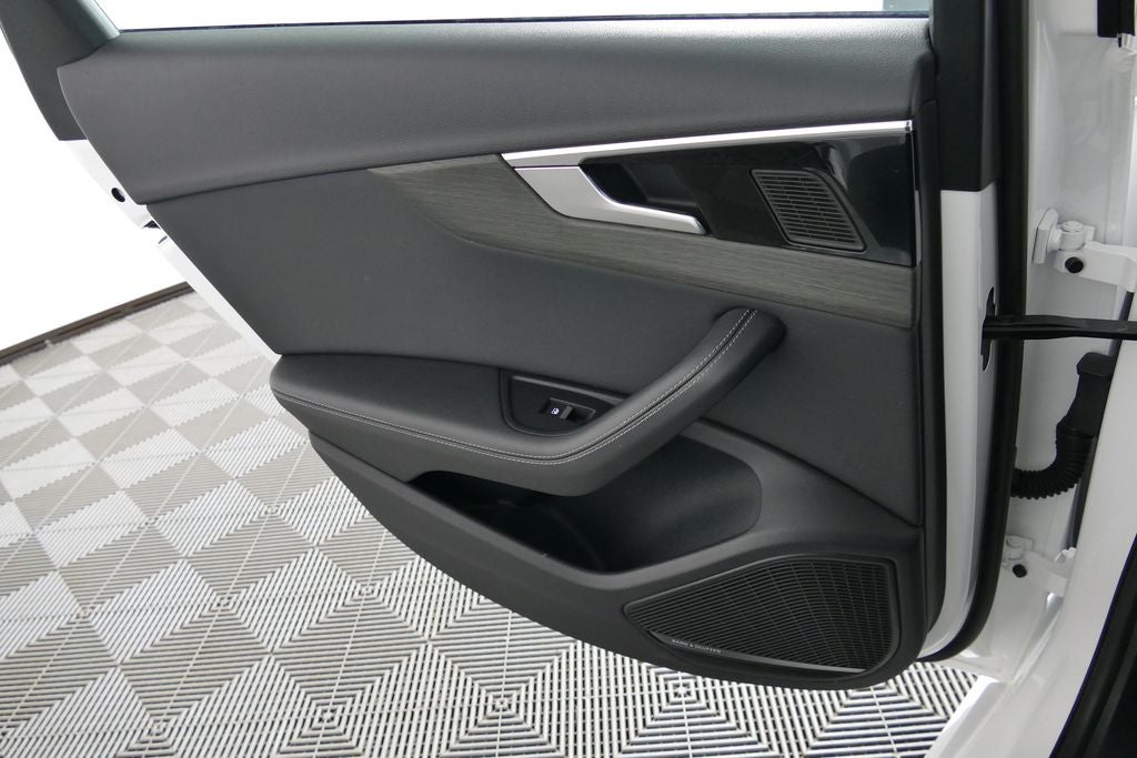 2023 Audi A4 45 S line Premium Plus quattro