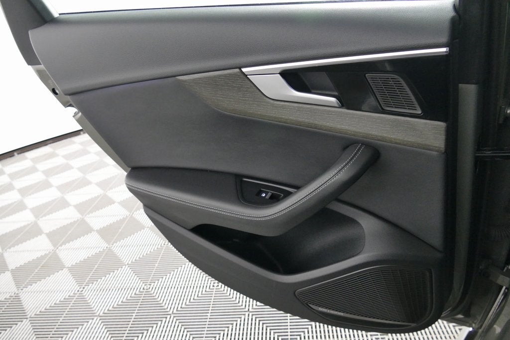 2023 Audi A4 45 S line Premium Plus quattro