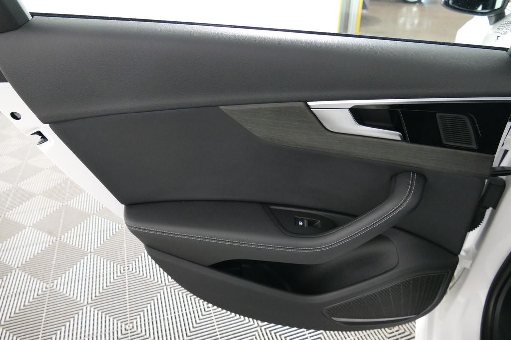 2023 Audi A4 45 S line Premium Plus quattro