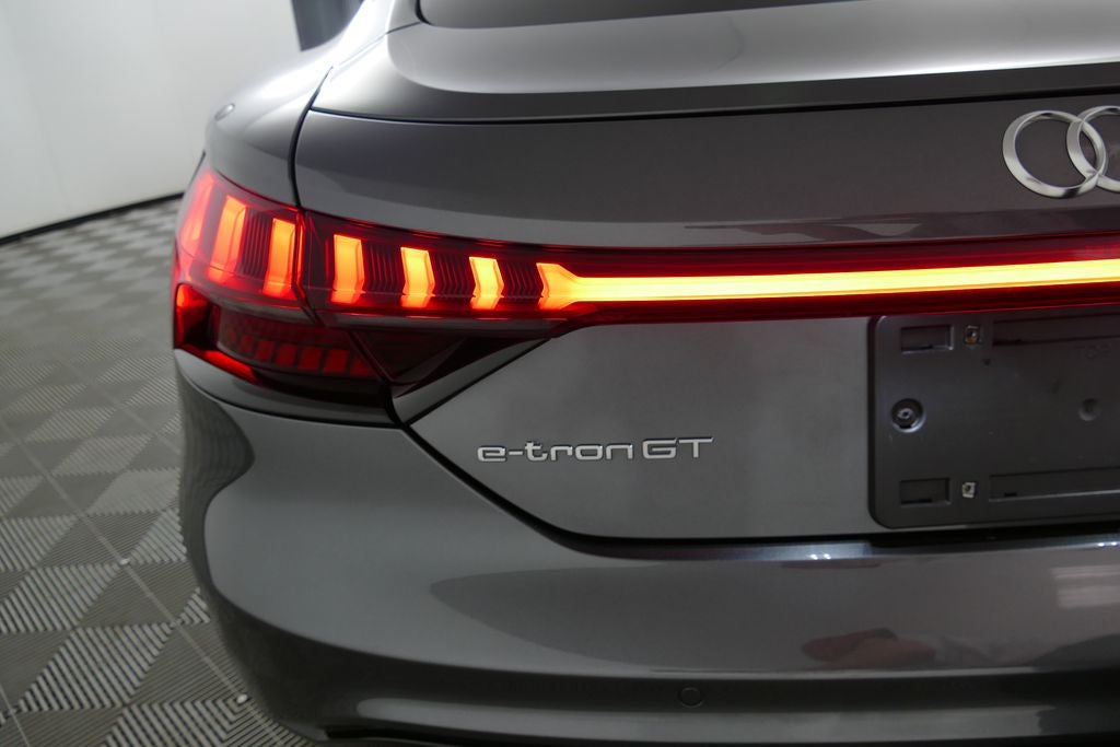 2022 Audi e-tron GT Prestige quattro