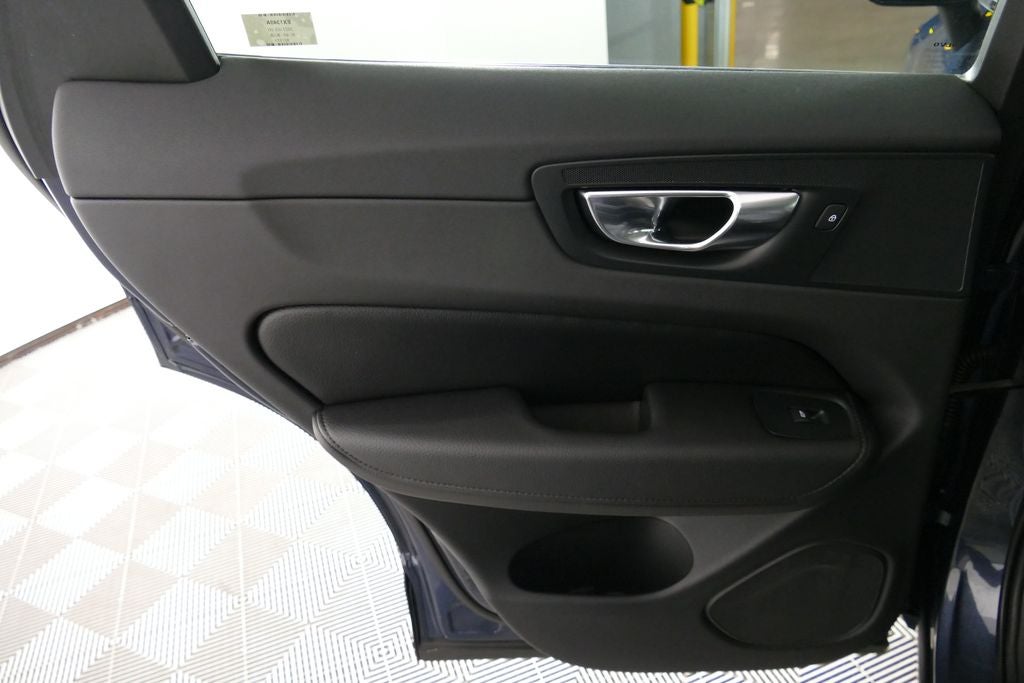 2022 Volvo XC60 B5 Momentum