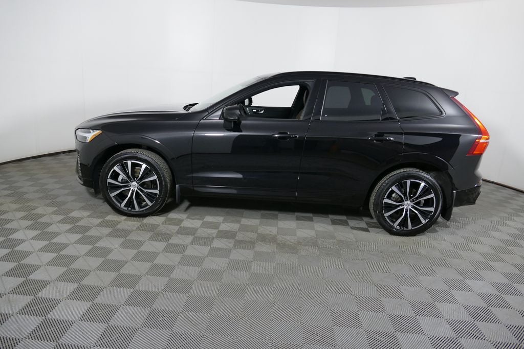 2025 Volvo XC60 B5 Plus