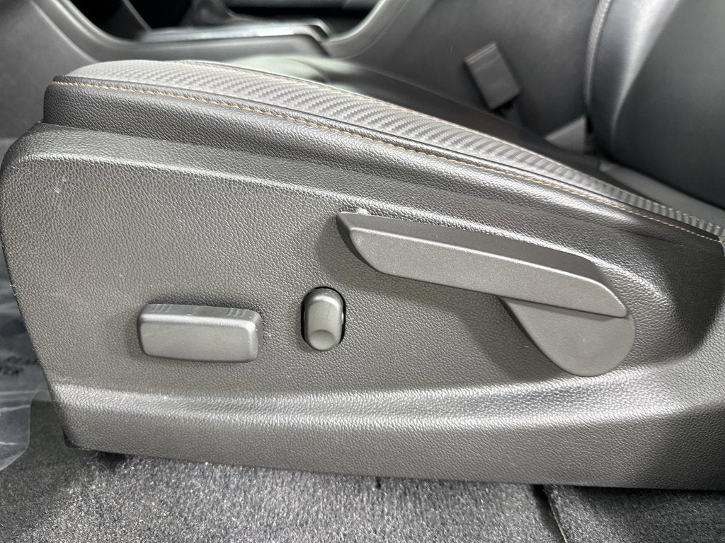2021 GMC Canyon 4WD AT4 w/Leather