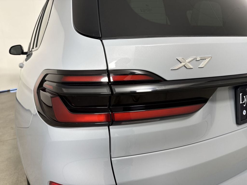 2025 BMW X7 xDrive40i