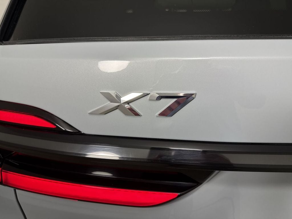 2025 BMW X7 xDrive40i