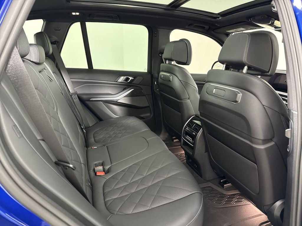 2025 BMW X5 M60i