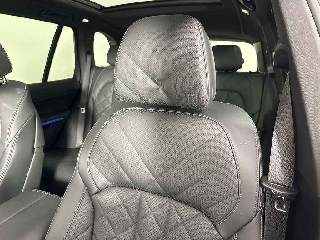 2025 BMW X5 M60i