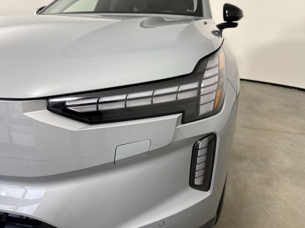 2025 Volvo EX90 Plus