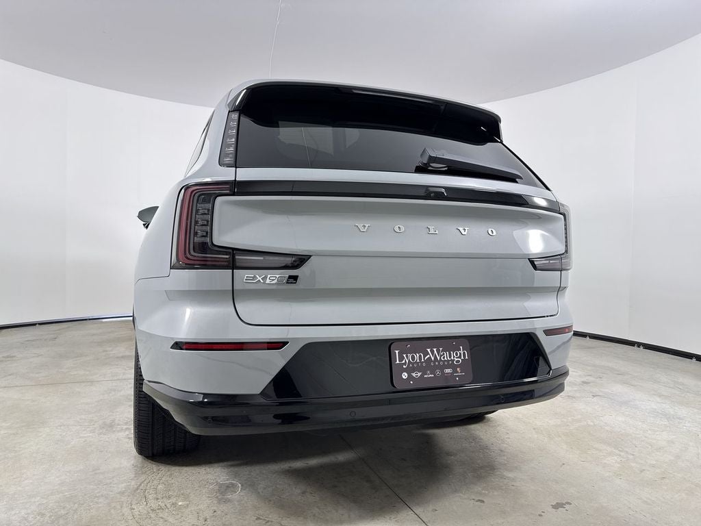 2025 Volvo EX90 Plus