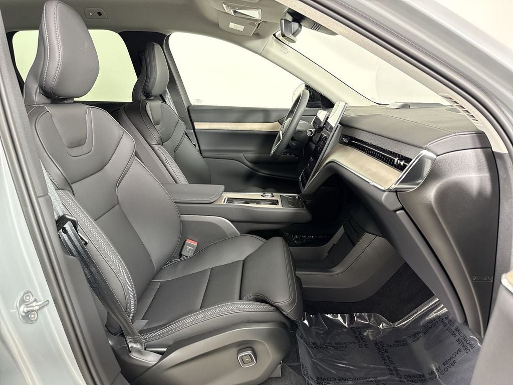 2025 Volvo EX90 Plus