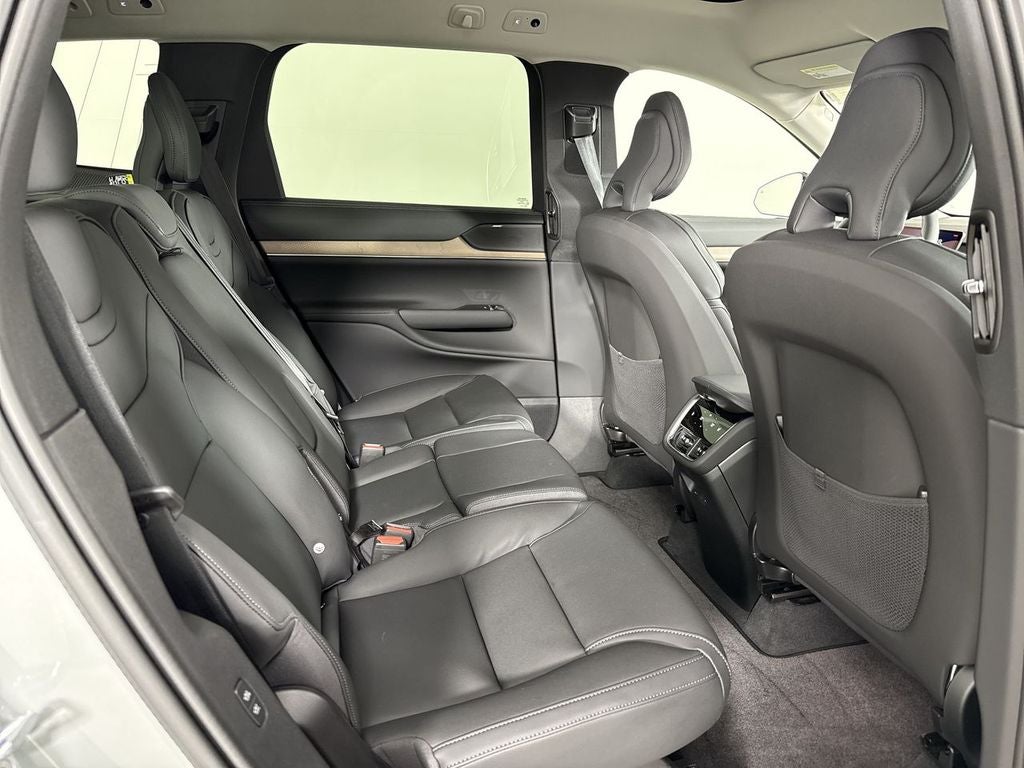 2025 Volvo EX90 Plus