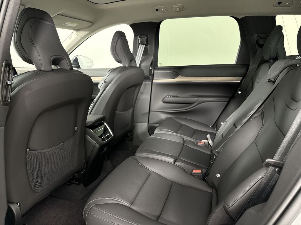 2025 Volvo EX90 Plus