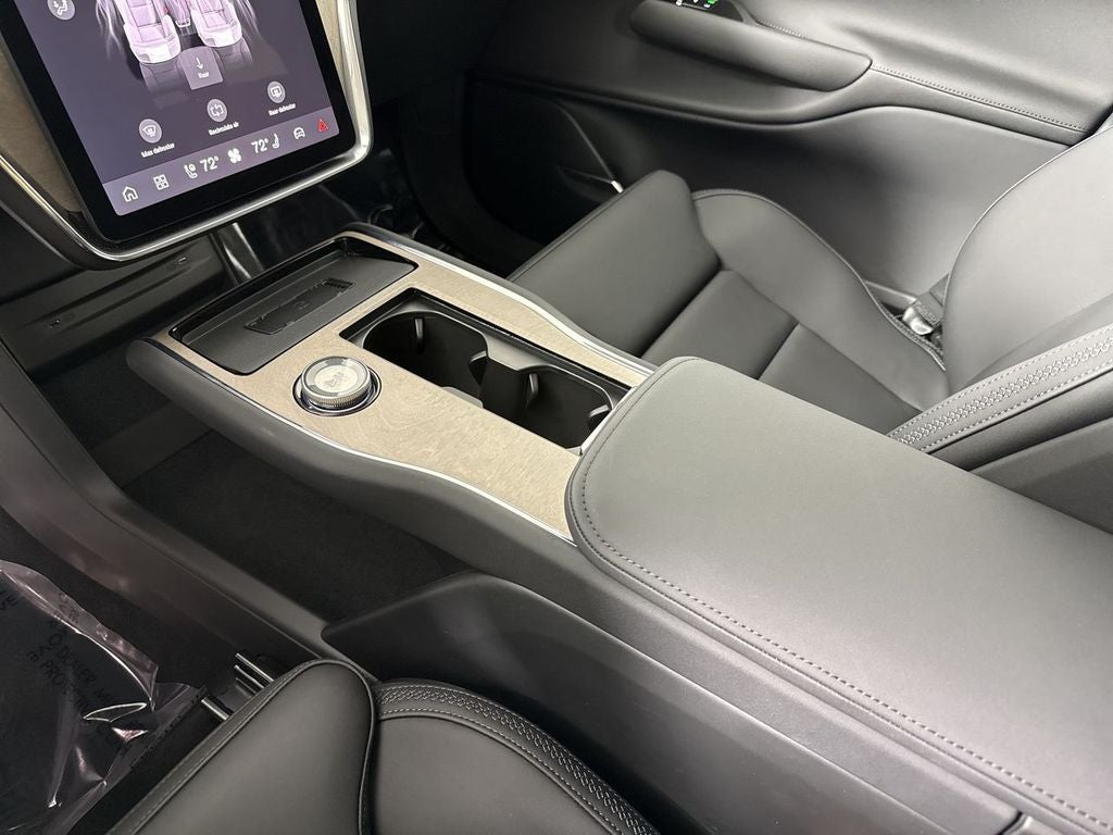 2025 Volvo EX90 Plus