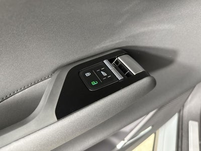 2025 Volvo EX90 Plus