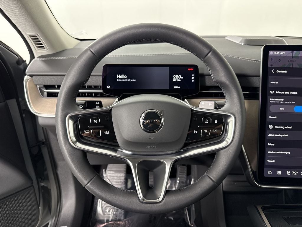 2025 Volvo EX90 Plus