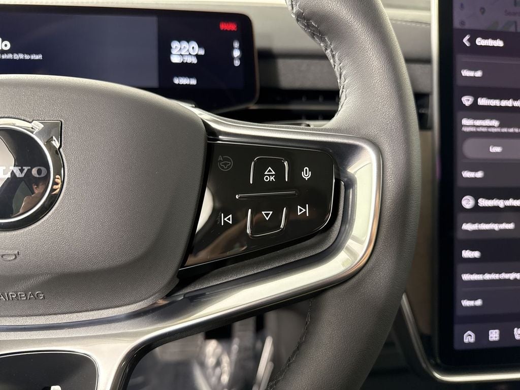 2025 Volvo EX90 Plus