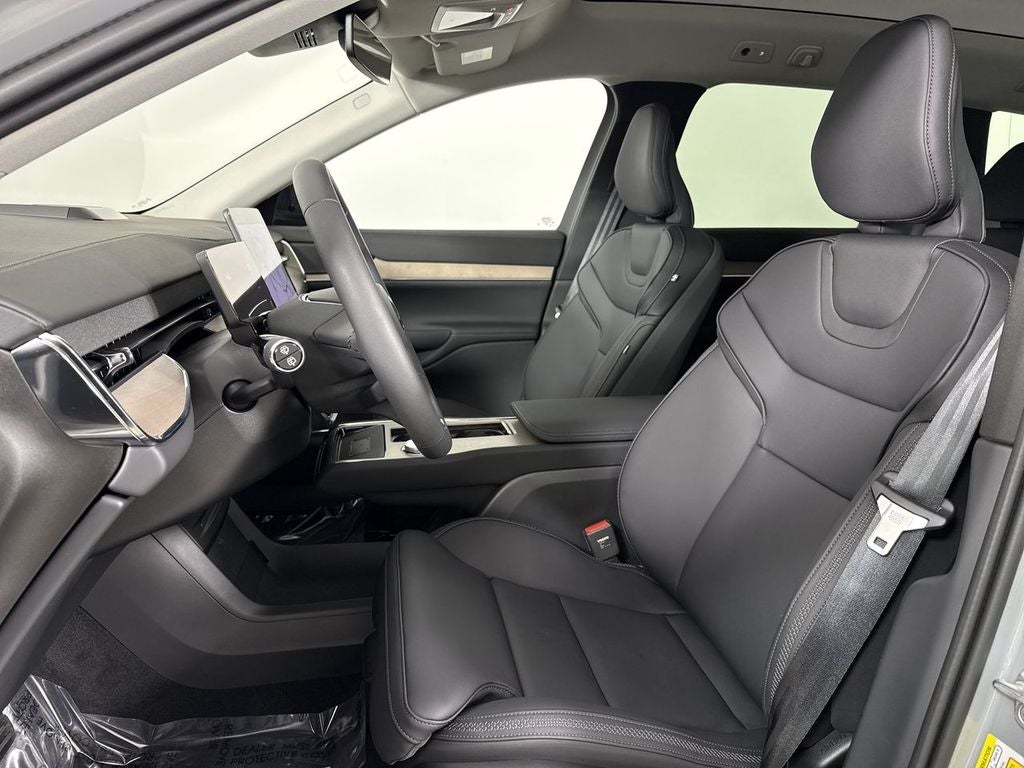 2025 Volvo EX90 Plus