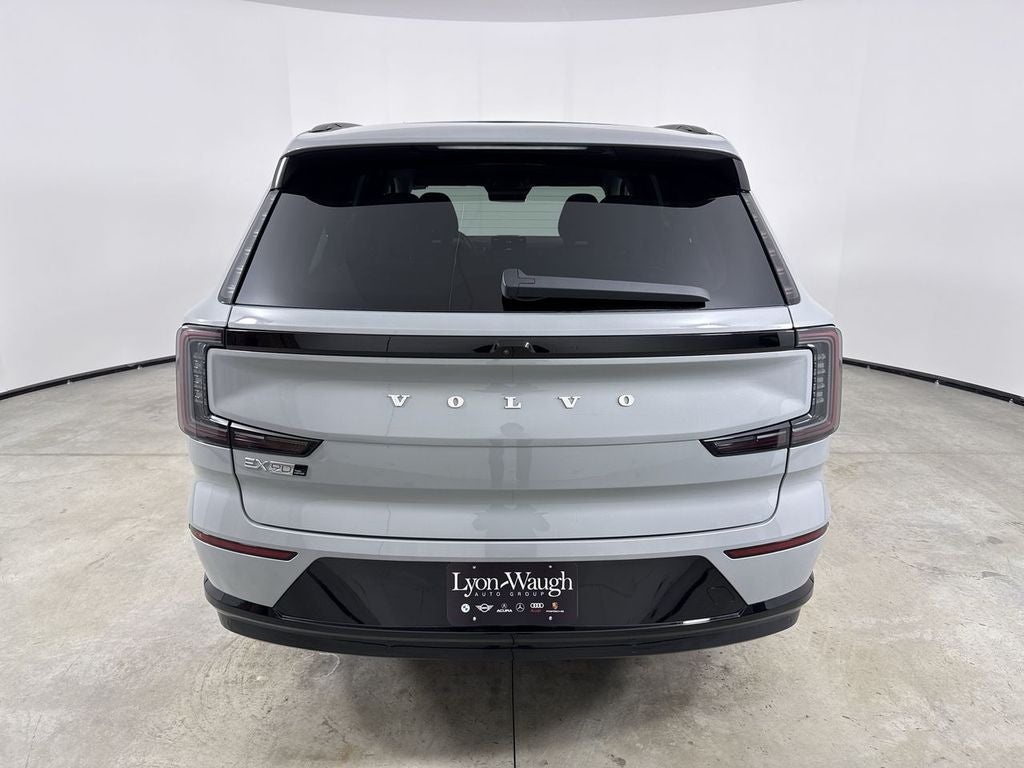 2025 Volvo EX90 Plus