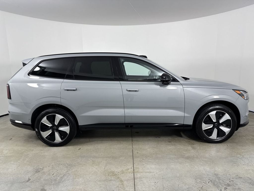 2025 Volvo EX90 Plus