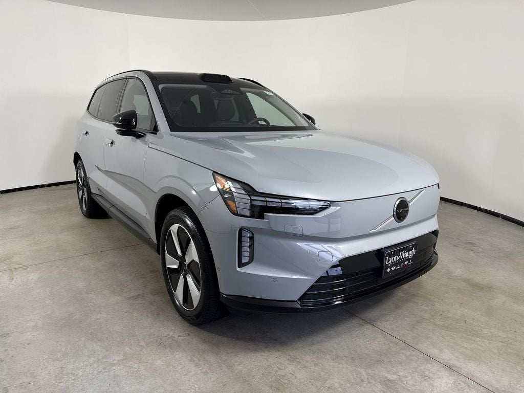 2025 Volvo EX90 Plus
