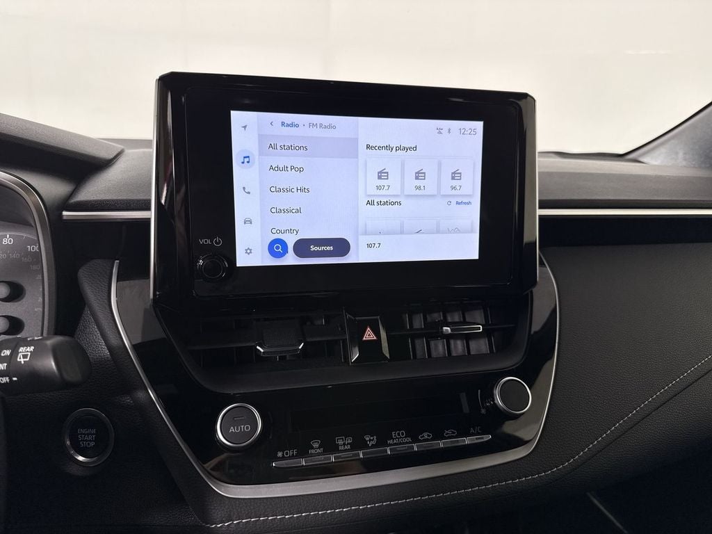 2023 Toyota Corolla Hatchback SE