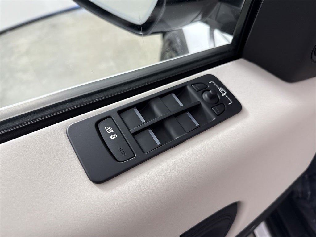 2023 Land Rover Discovery Sport SE