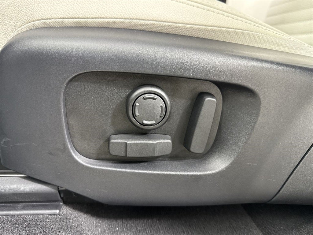 2023 Land Rover Discovery Sport SE