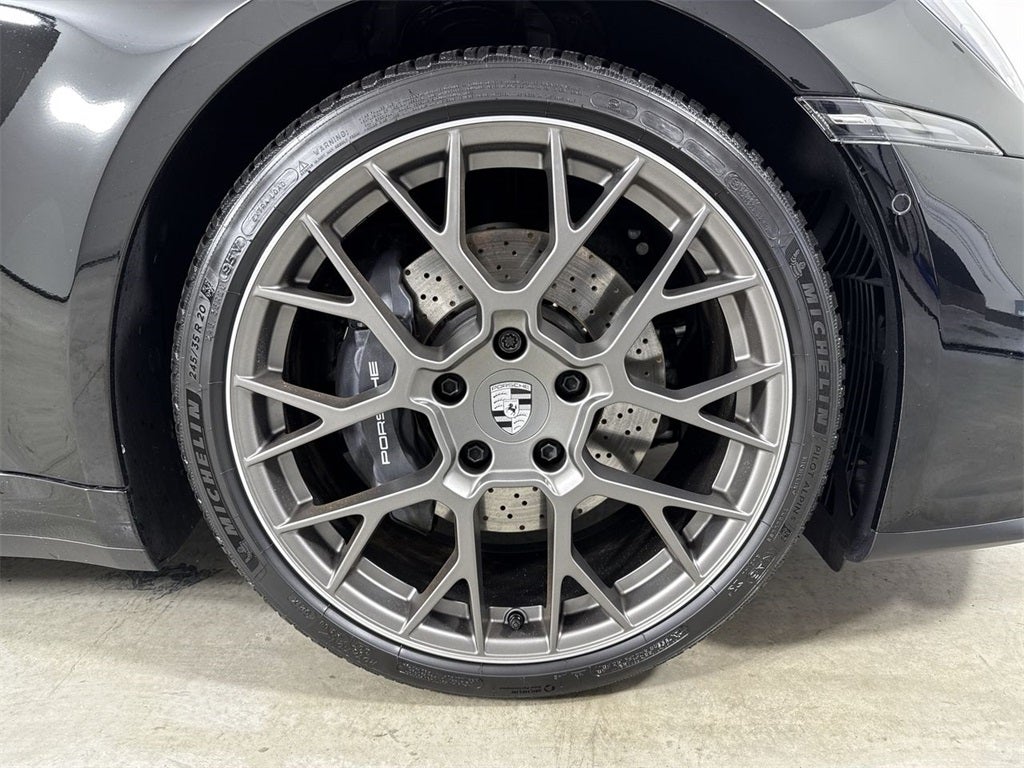 2025 Porsche 911 Carrera