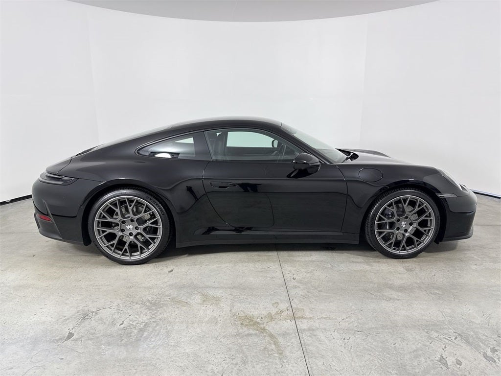 2025 Porsche 911 Carrera