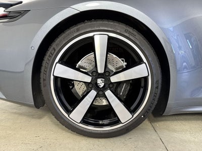 2025 Porsche 911 Carrera