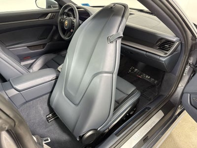 2025 Porsche 911 Carrera