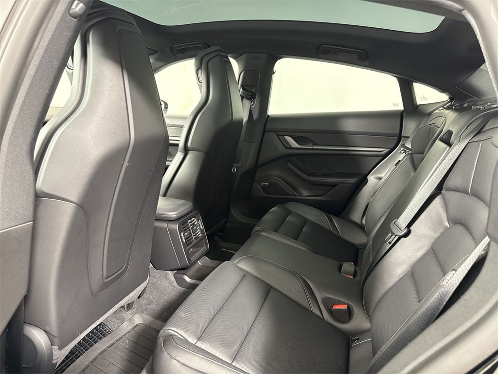 2025 Porsche Taycan RWD