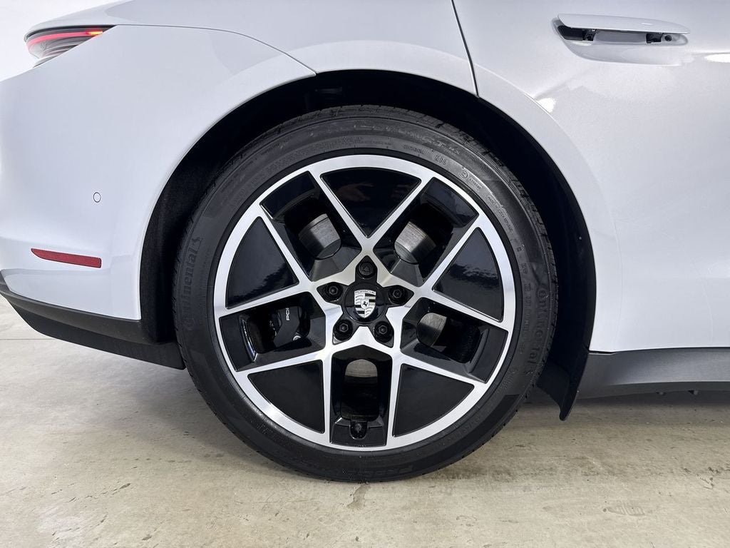 2026 Porsche Taycan 4
